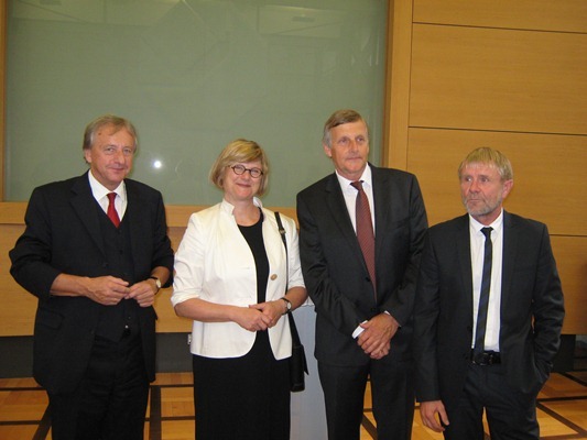 Dr. Herwig van Nieuwland - Antje Niewisch-Lennartz -Christian Büschen - Wolfgang Bartsch